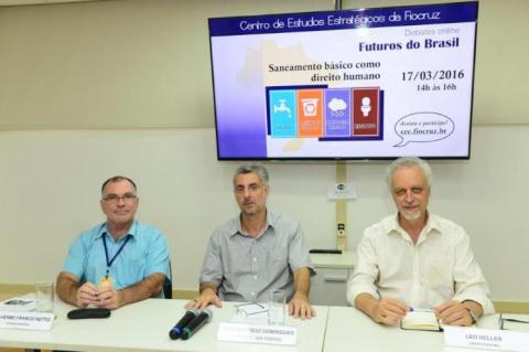 Guilherme Franco Netto (esquerda), José Maurício Domingues e Leo Heller (Foto: Peter Iliciev/CCS/Fiocruz)